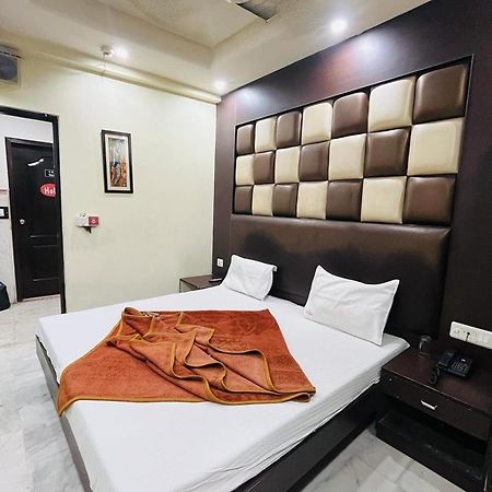 Spot Inn Hostel New Delhi Eksteriør bilde