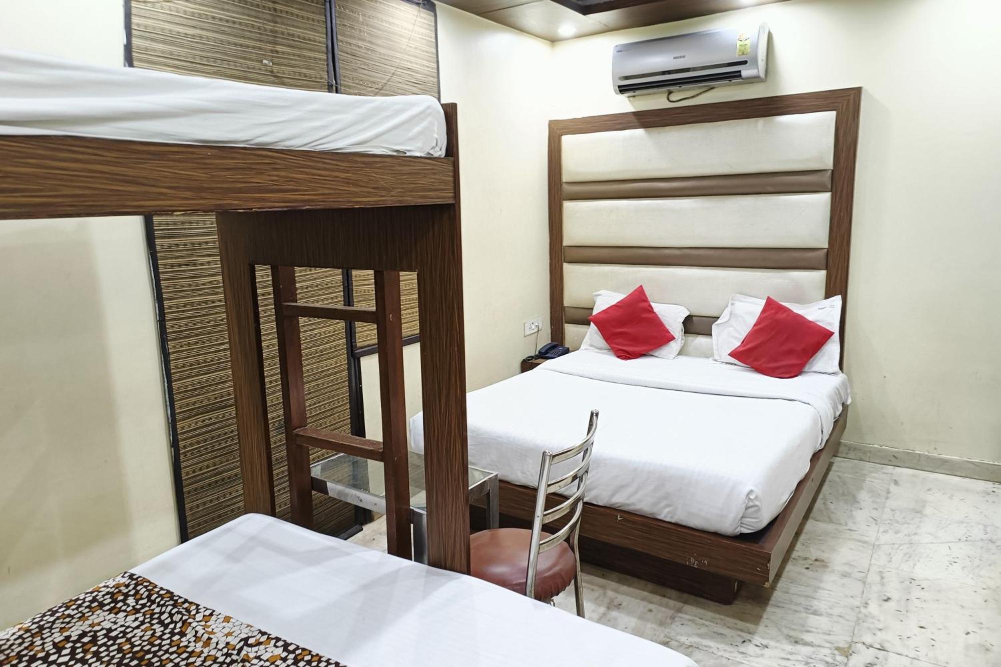 Spot Inn Hostel New Delhi Eksteriør bilde