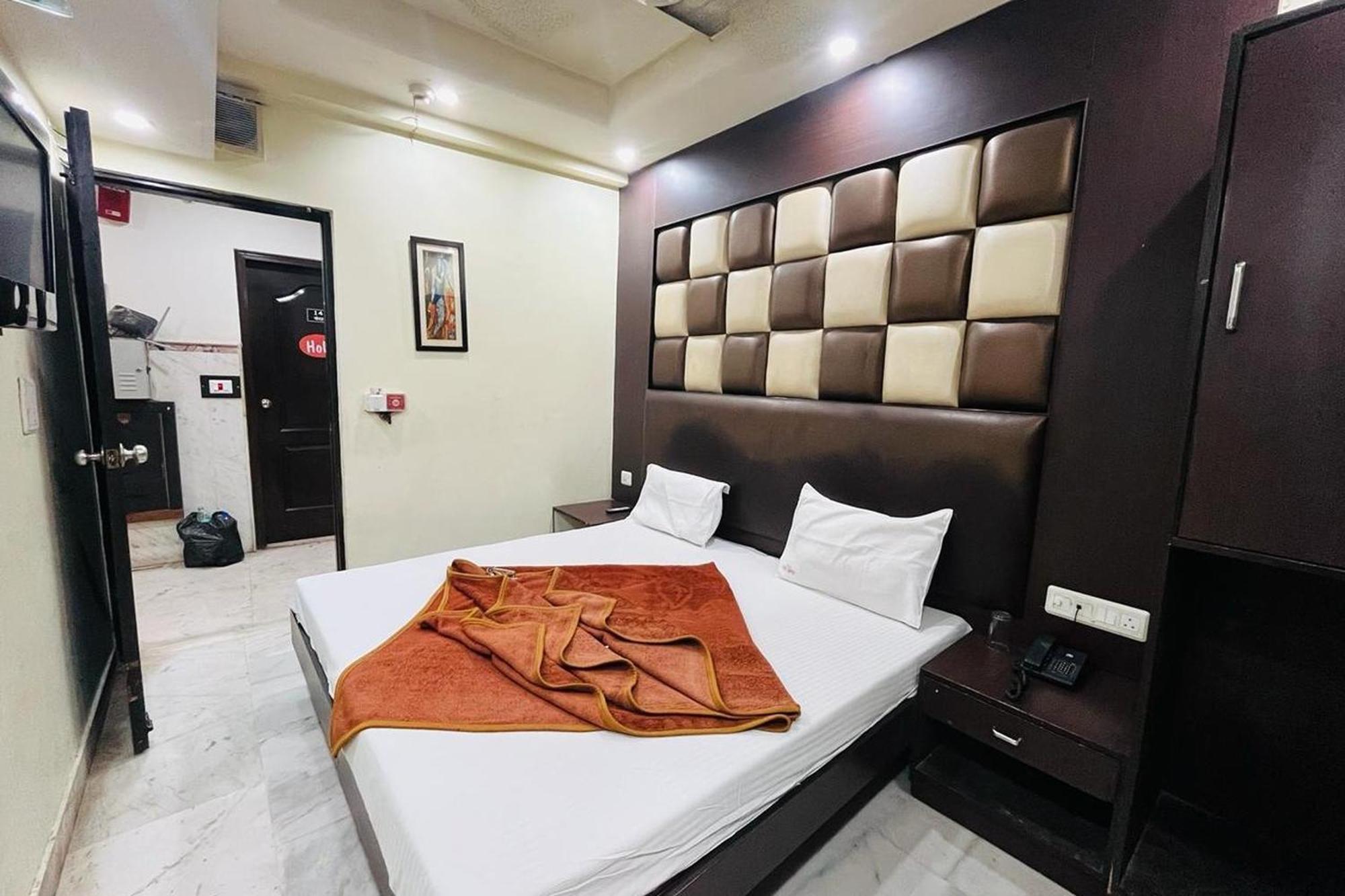 Spot Inn Hostel New Delhi Eksteriør bilde