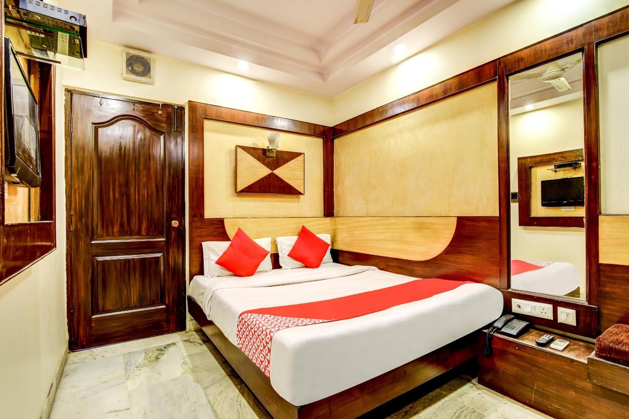 Spot Inn Hostel New Delhi Eksteriør bilde